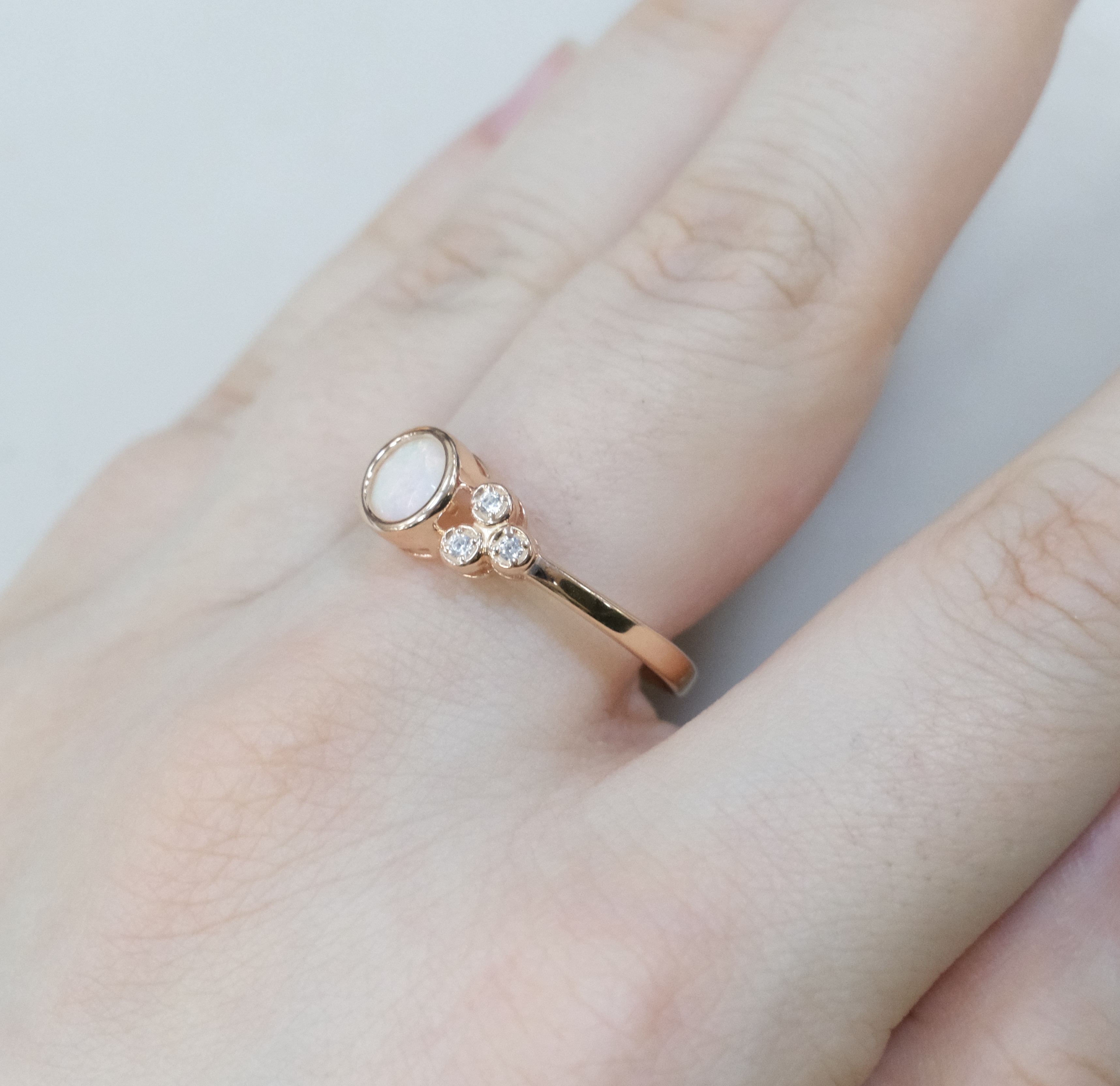 Серебряное кольцо с опалом